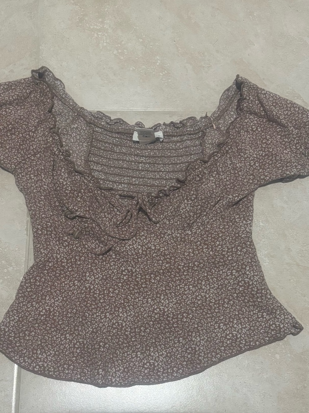 URBAN Romantics Brown Floral Smocked Ruffle-Neck Short Sleeve Blouse